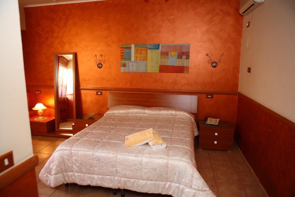 Meridiano Hotel Napoli Ruang foto